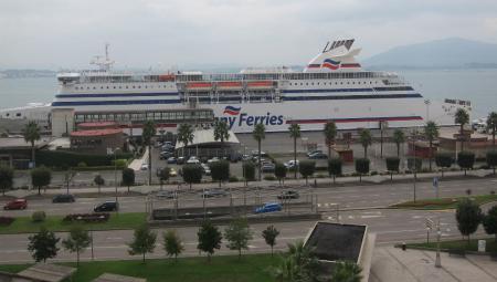 Tres personas son detenidas en las inmediaciones del puerto de Santander