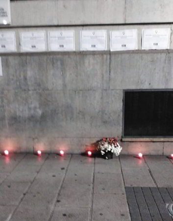 La policía nacional reprime un acto de las Asambleas Abiertas Feministas de Cantabria