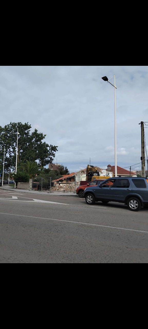 Comienzan los derribos de casas del Barrio la Torre