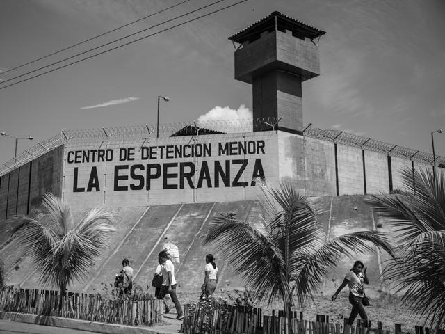 El Salvador: cómo se vive el estado de excepción de Bukele en un pueblo
