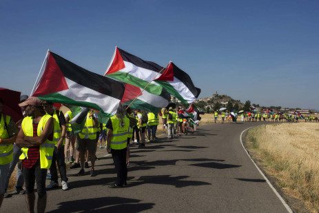 Decenas de personas marchan contra el festival Sizigia por su vínculo con el colonialismo israelí y su impacto ambiental