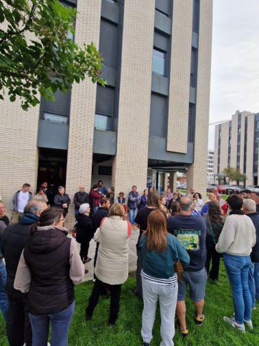 Bloques en lucha en Peñacastillo; las vecinas organizadas defienden sus hogares