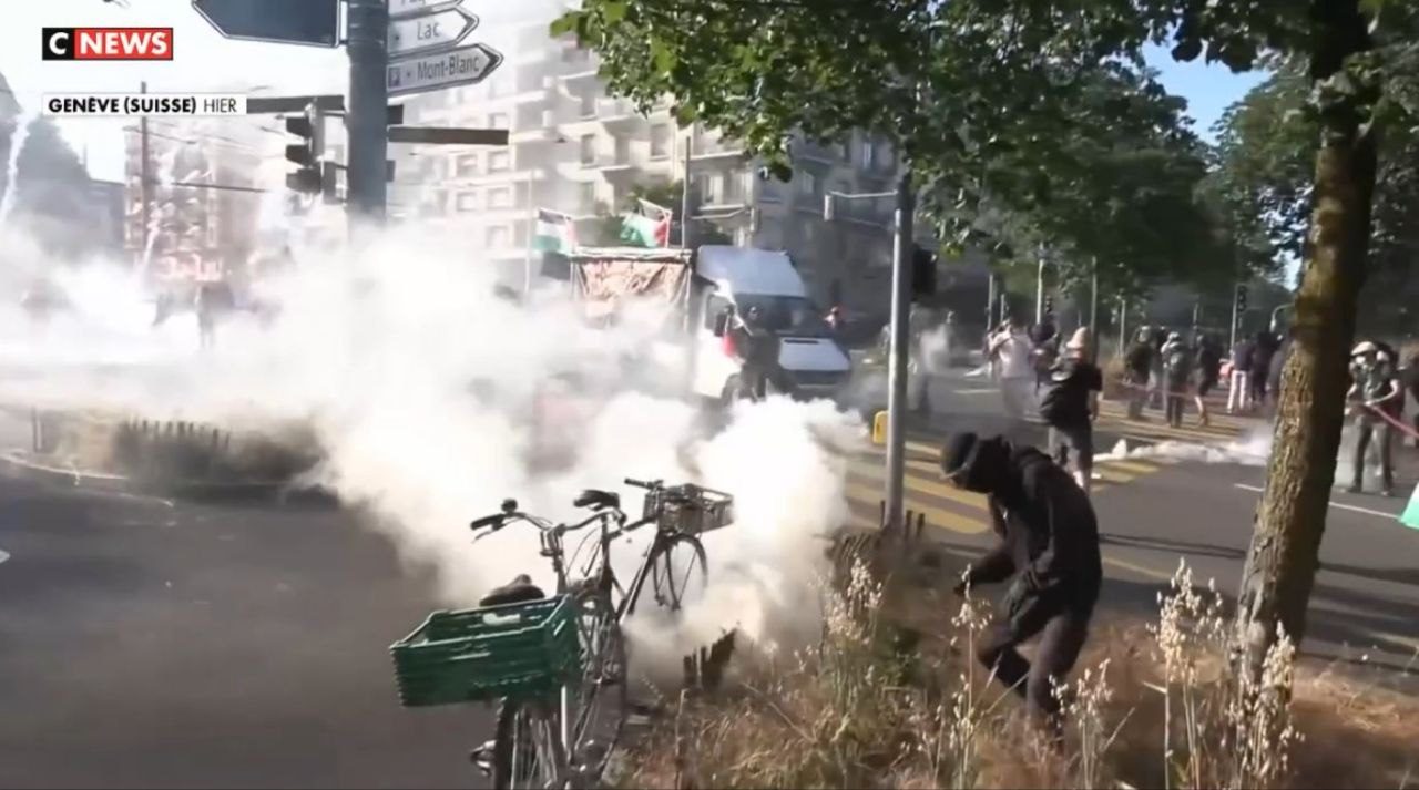 [Vídeos] Ginebra: Violenta represión y enfrentamientos con la policía en una marcha contra el G7