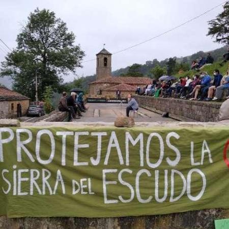 Movilización frente a los sondeos del polígono eólico «El Escudo»