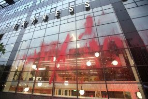 Activistas atacan todas las oficinas de reclutadores de Elbit