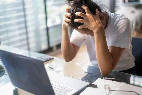 Entrevista a  la periodista y escritora Micha Frazer-Carroll: «La precariedad significa que los trabajadores son increíblemente desechables»