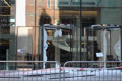 Activistas atacan a contadores e inversores de Elbit